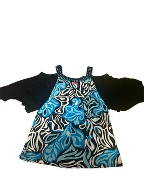 Cold-Shoulder Floral Print Blouse in Black & Blue